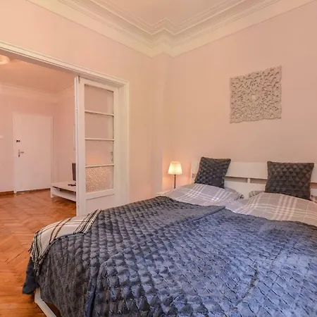 Apartamento La La Land - Top Central 2-bdr Serdika *