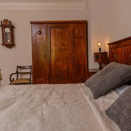 Apartamento La La Land - Top Central 2-bdr Serdika Sófia
